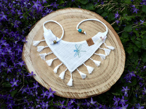 Hundehalstuch und Katzenhalstuch aus Musselin in weiß mit Libellen und Fransenborte