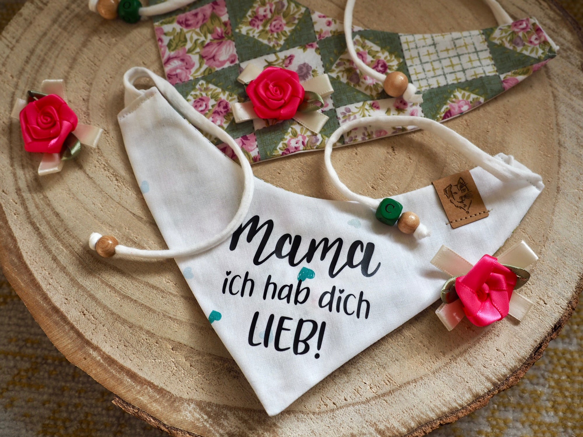 Handgemachtes Halstuch für Hunde und Katzen zum Muttertag mit Text Mama ich hab dich lieb