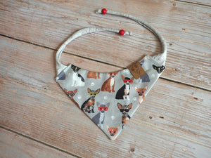 Hunde Halstuch * Hundehalstuch * Hunde Bandana * Herzen * Chihuahua * grau * Très Chic-huahua