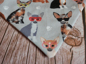 Hunde Halstuch * Hundehalstuch * Hunde Bandana * Herzen * Chihuahua * grau * Très Chic-huahua
